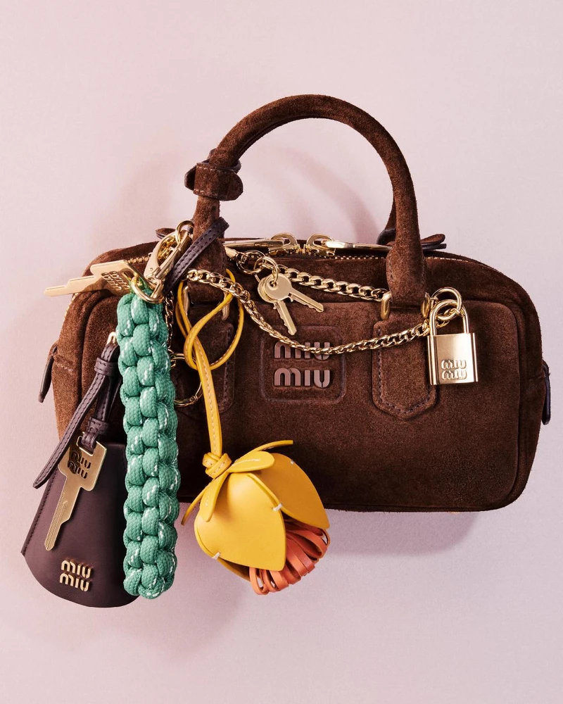 咖啡色波士頓包，價格店洽。