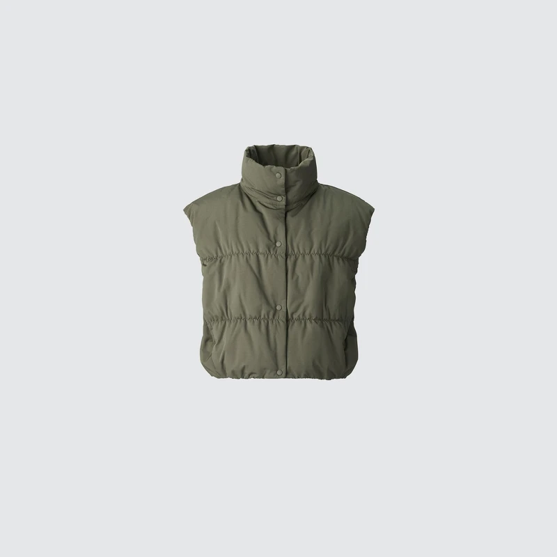 羽絨短版背心,NT$1,690。