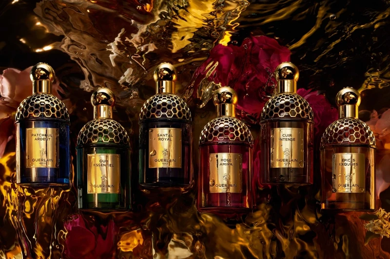 嬌蘭花草水語純粹淡香精主視覺。 嬌蘭花草水語純粹淡香精主視覺。