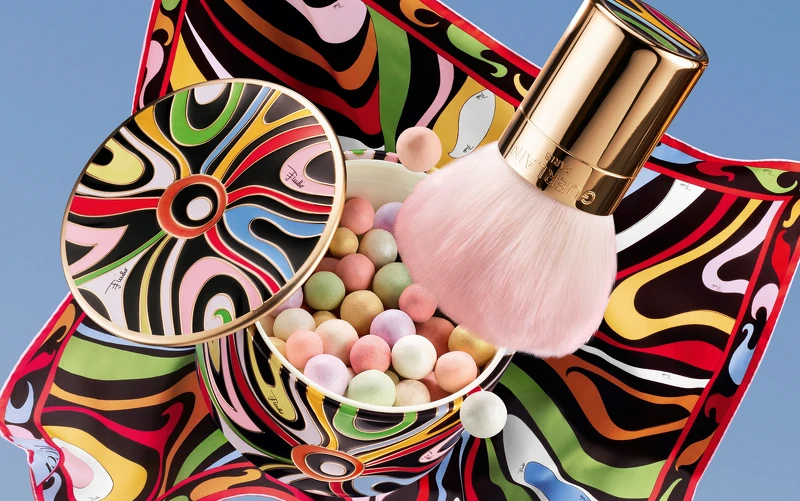 嬌蘭幻彩流星蜜粉球02冷白皙(PUCCI限量版) 售價NT:3,390元 嬌蘭幻彩流星蜜粉球02冷白皙(PUCCI限量版) 售價NT:3,390元