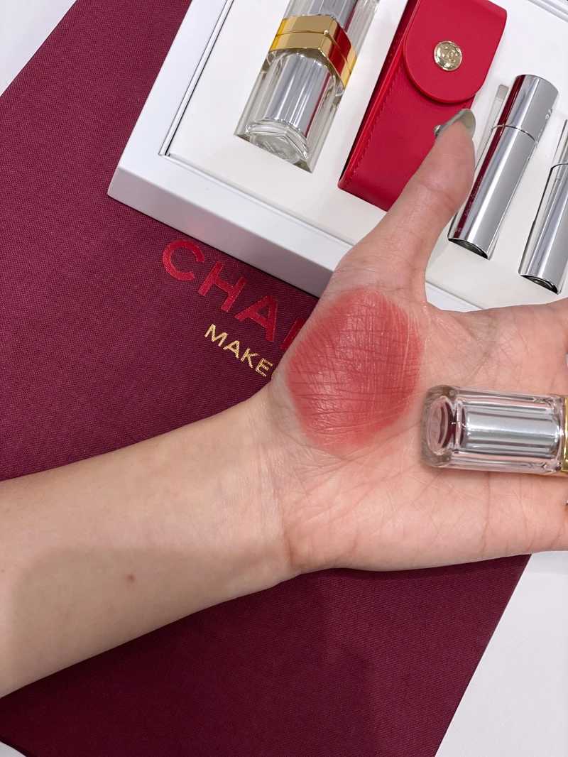 #15工坊絲線 手部試色 #15工坊絲線 手部試色