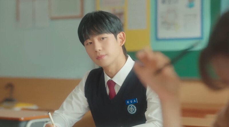 崔承效看著裵石榴的背影寫下未來信 崔承效看著裵石榴的背影寫下未來信