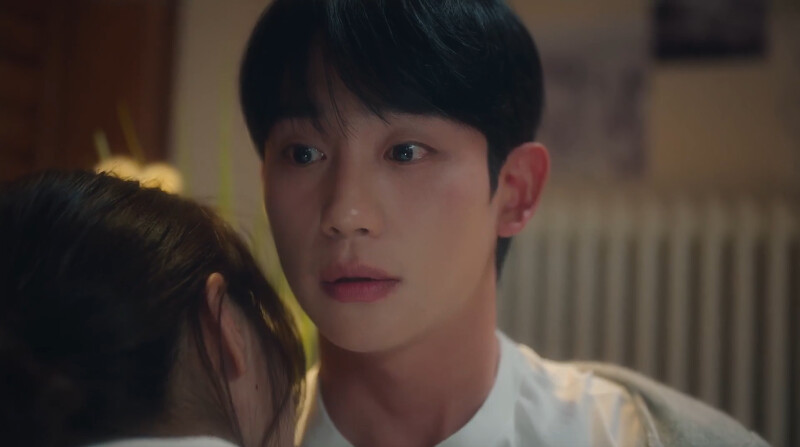 裵石榴抱崔承效,害他羞得不知該怎麼辦 裵石榴抱崔承效,害他羞得不知該怎麼辦