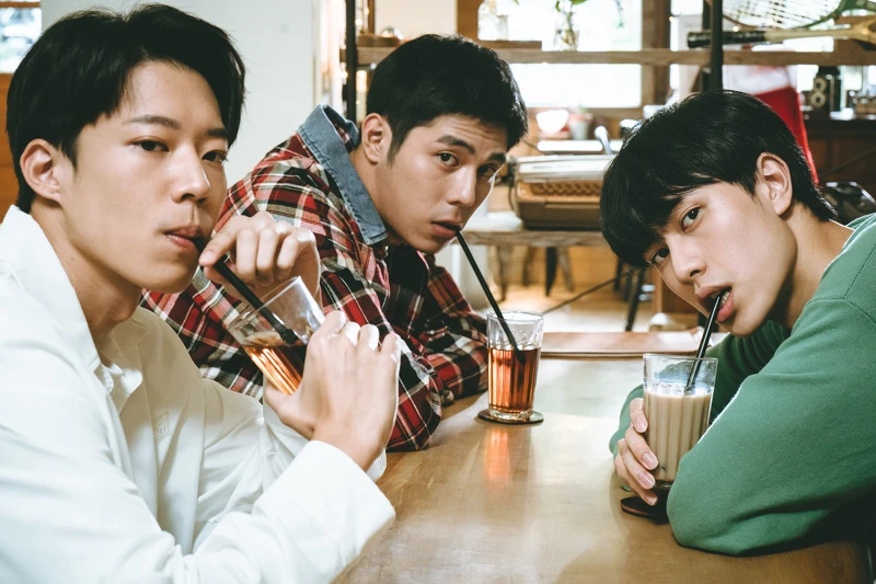 《讓我看見你是誰》黃信赫（左起）、詹懷雲、金東昱共演高中生