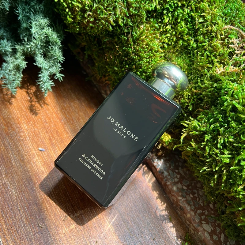 Jo Malone London檜木與雪松芳醇香水50ml,NT5,650、100ml,NT7,800 Jo Malone London檜木與雪松芳醇香水50ml,NT5,650、100ml,NT7,800