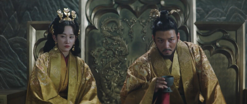 是不是有種”滿城盡帶黃金甲”的既視感? 是不是有種”滿城盡帶黃金甲”的既視感?