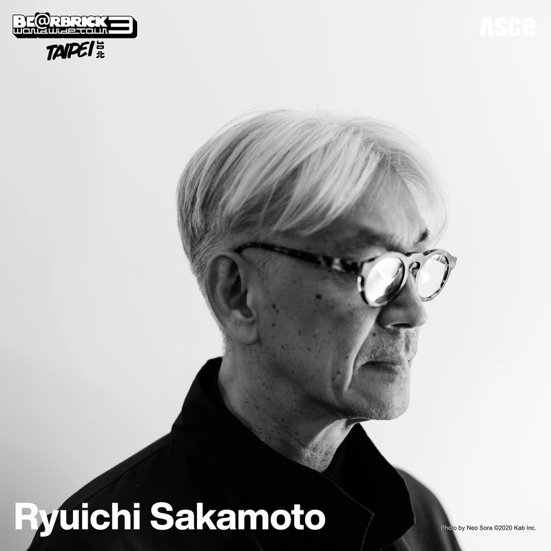 本次BE@RBRICK世界巡展,可以見到已故大師坂本龍一2015年的作品。 本次BE@RBRICK世界巡展,可以見到已故大師坂本龍一2015年的作品。