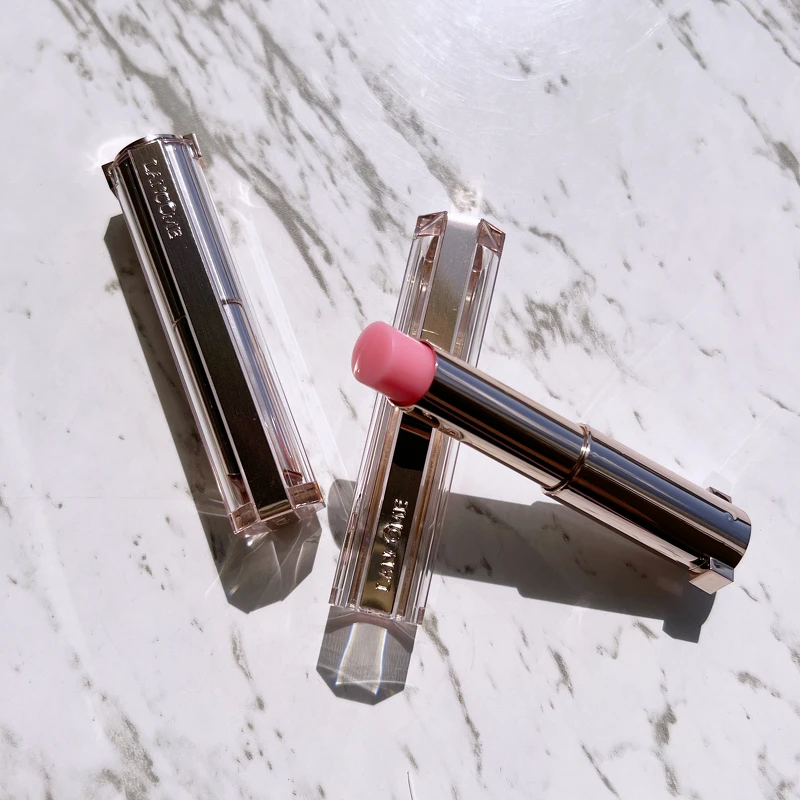 LANCOME蘭蔻唯我玫瑰裸光潤唇膏(#10裸粉玫瑰光),NT1,400 LANCOME蘭蔻唯我玫瑰裸光潤唇膏(#10裸粉玫瑰光),NT1,400