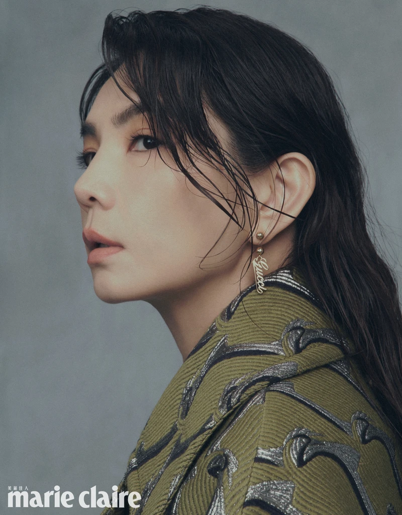 (Ella 陳嘉樺)緹花雙排釦短大衣,Gucci。 (Ella 陳嘉樺)緹花雙排釦短大衣,Gucci。