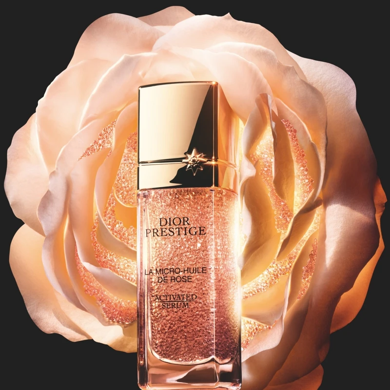 Dior迪奧精萃再生玫瑰微導精露情境圖。 Dior迪奧精萃再生玫瑰微導精露情境圖。