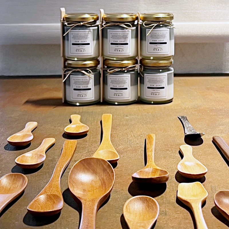 日本低敏護膚品牌OSAJI的品牌名稱是「お匙」的意思。 日本低敏護膚品牌OSAJI的品牌名稱是「お匙」的意思。