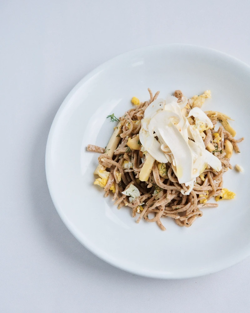 遊客可以品嚐到如 Shamu Datshi 等傳統菜餚。 遊客可以品嚐到如 Shamu Datshi 等傳統菜餚。