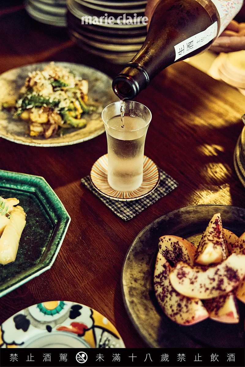 雖然「昭和食堂」的美味無可挑剔，但仍舊維持著僅九個座位的規模。