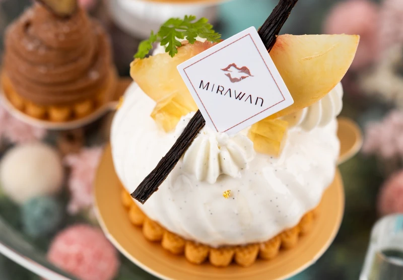 「香檳白桃優格乳酪慕斯」。 「香檳白桃優格乳酪慕斯」。