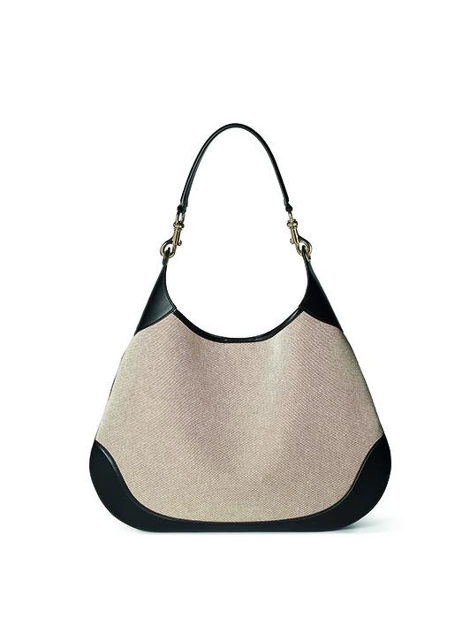 Gucci 2024秋冬亮點之一,肯定是全新包款 B Bag 的推出,名稱中的「B」,指的就是「Body(身體)」,象徵 Gucci B 包款的設計結構巧妙與人體曲線融為一體。