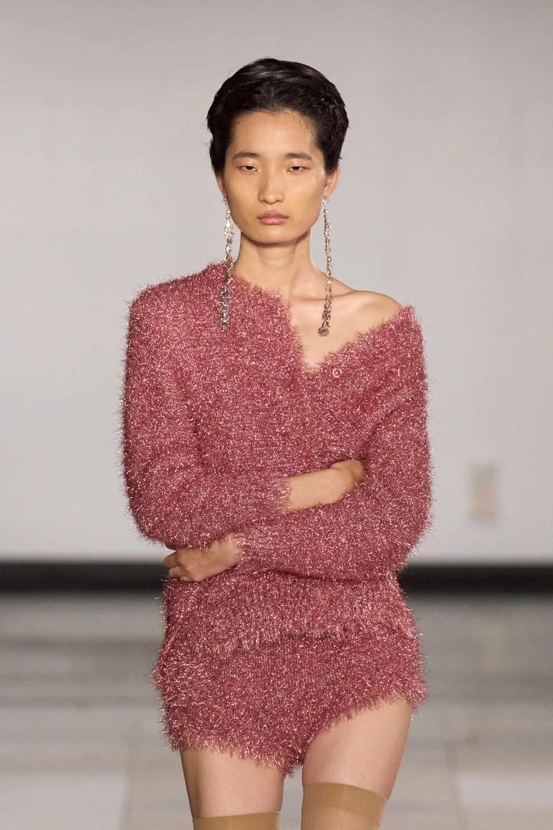 Simone Rocha 2025春夏系列。