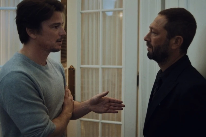 《停機四十天》《珍珠港》帥哥天菜形象走紅的喬許哈奈特(Joshua Hartnett)也出現在第三季。 《停機四十天》《珍珠港》帥哥天菜形象走紅的喬許哈奈特(Joshua Hartnett)也出現在第三季。