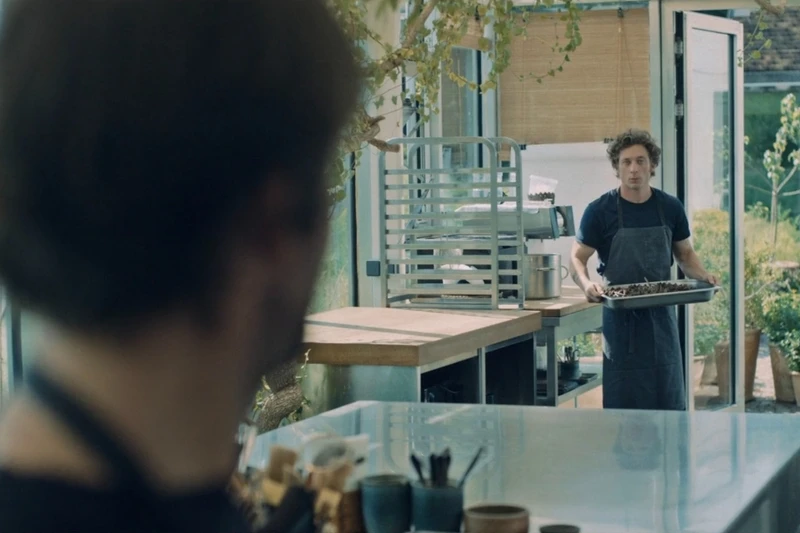 與男主角有了一段眼神交流的畫面。 與男主角有了一段眼神交流的畫面。