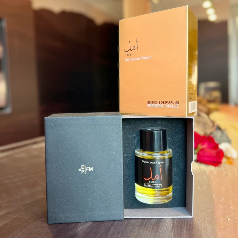 EDPFM馥馬爾香氛出版社Desert Gem沙漠珍礦收藏系列香水的盒身是金色的,更強調了珍稀感。 EDPFM馥馬爾香氛出版社Desert Gem沙漠珍礦收藏系列香水的盒身是金色的,更強調了珍稀感。