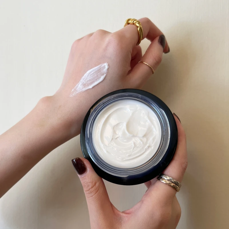 嬌蘭蘭鑽極萃氧生面膜質地。75ml,NT15,300 嬌蘭蘭鑽極萃氧生面膜質地。75ml,NT15,300