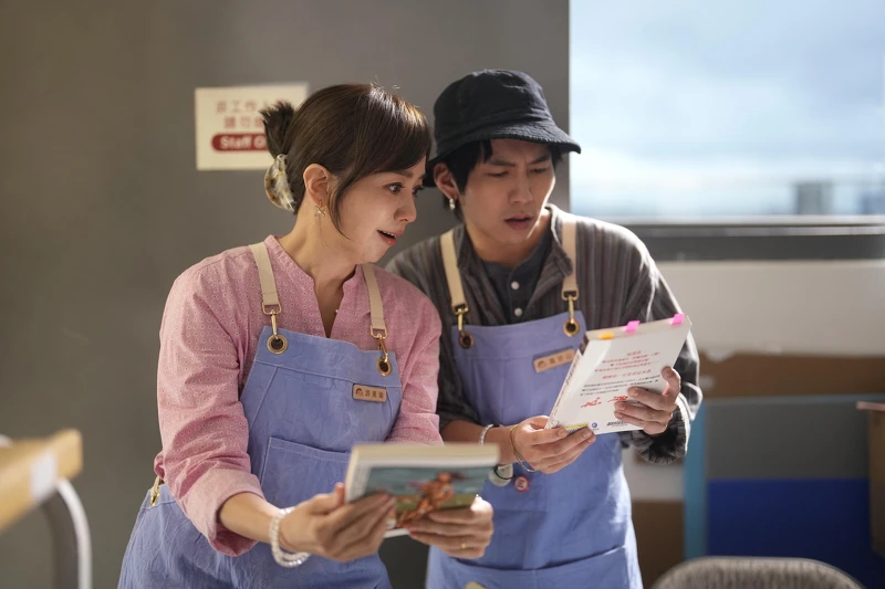 《今夜一起為愛鼓掌》巫建和與季芹演閨蜜。 《今夜一起為愛鼓掌》巫建和與季芹演閨蜜。