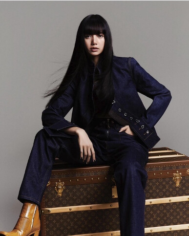 Louis Vuitton驚喜宣布韓團Blackpink Lisa正式成為Louis Vuitton全球代言人。 Louis Vuitton驚喜宣布韓團Blackpink Lisa正式成為Louis Vuitton全球代言人。