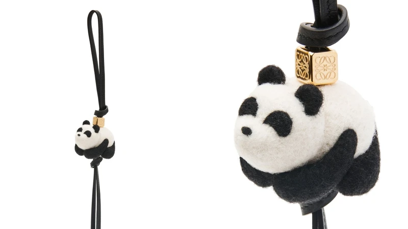 Panda charm in felt and calfskin NT.16,000 Panda charm in felt and calfskin NT.16,000