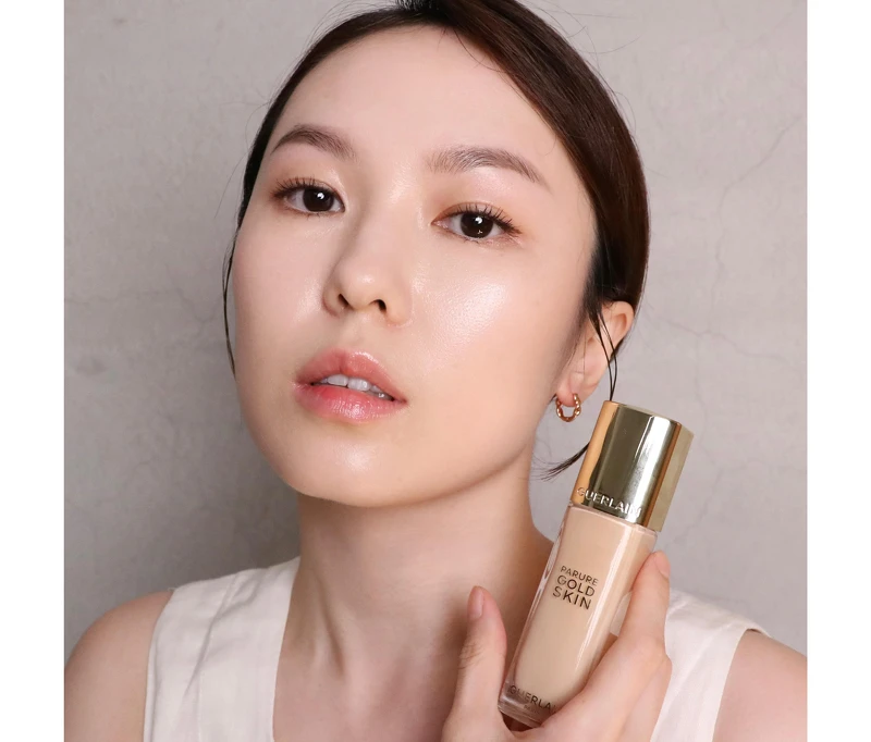 厚乳奶蓋妝:24K妝前小奶管+24K純金光透精華粉底+24K純金光透絲絨蜜粉+嬌蘭幻彩流星蜜粉球 厚乳奶蓋妝:24K妝前小奶管+24K純金光透精華粉底+24K純金光透絲絨蜜粉+嬌蘭幻彩流星蜜粉球