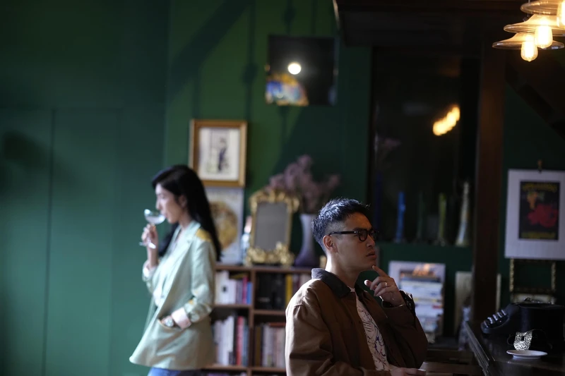 《今夜一起為愛鼓掌》楊謹華與楊祐寧處在同樣空間卻要把對方當空氣演戲。 《今夜一起為愛鼓掌》楊謹華與楊祐寧處在同樣空間卻要把對方當空氣演戲。