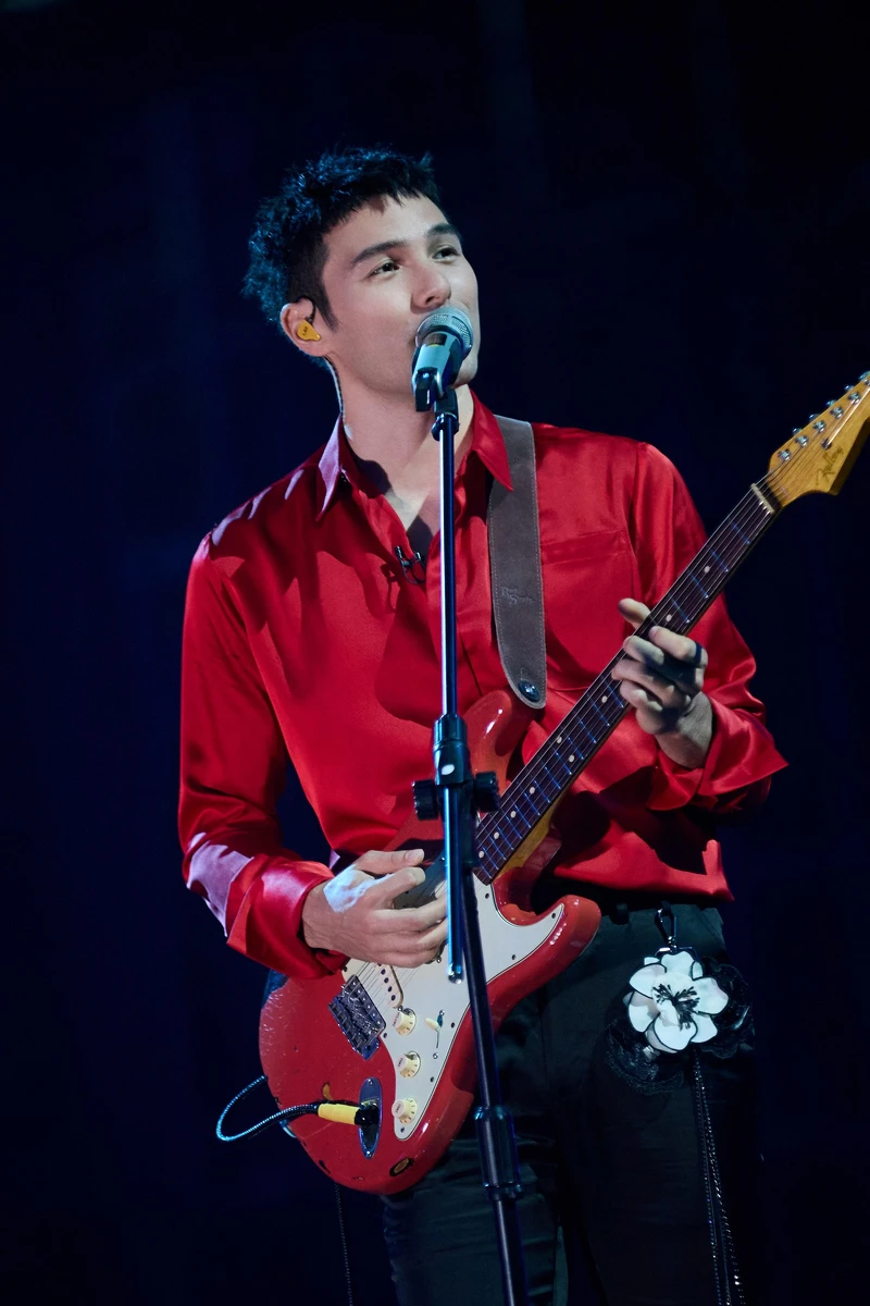 鳳小岳初舞台搖滾改編「小鎮姑娘」 鳳小岳初舞台搖滾改編「小鎮姑娘」