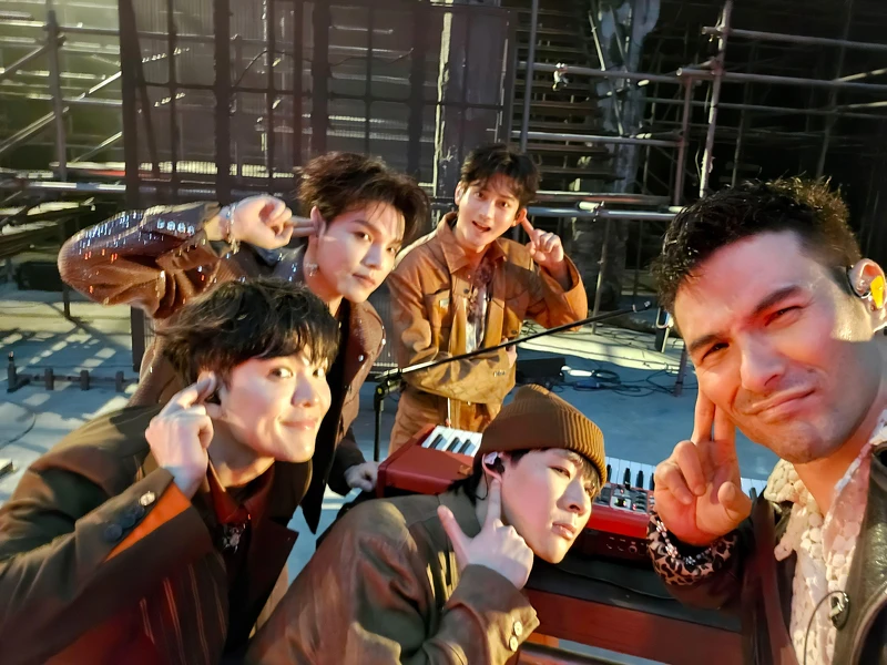 《披荊斬棘》鳳小岳(右起)、早安、熊梓淇、朱星杰和尤長靖一公組合首戰告捷 《披荊斬棘》鳳小岳(右起)、早安、熊梓淇、朱星杰和尤長靖一公組合首戰告捷