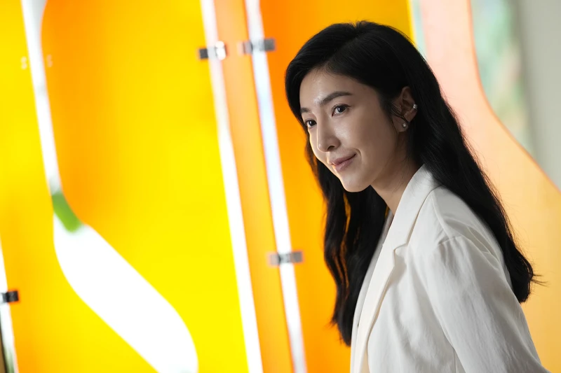 《今夜一起為愛鼓掌》楊謹華飾演的佳晨,擅長解決性治療問題,卻總忽略了自己。 《今夜一起為愛鼓掌》楊謹華飾演的佳晨,擅長解決性治療問題,卻總忽略了自己。