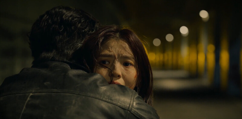 尹采玉臉上出現納人痕跡即將發狂 尹采玉臉上出現納人痕跡即將發狂