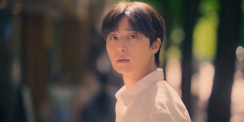 張泰尚沒有失信,依然在尹采玉身邊,只是不打擾她,靜靜等她想起 張泰尚沒有失信,依然在尹采玉身邊,只是不打擾她,靜靜等她想起