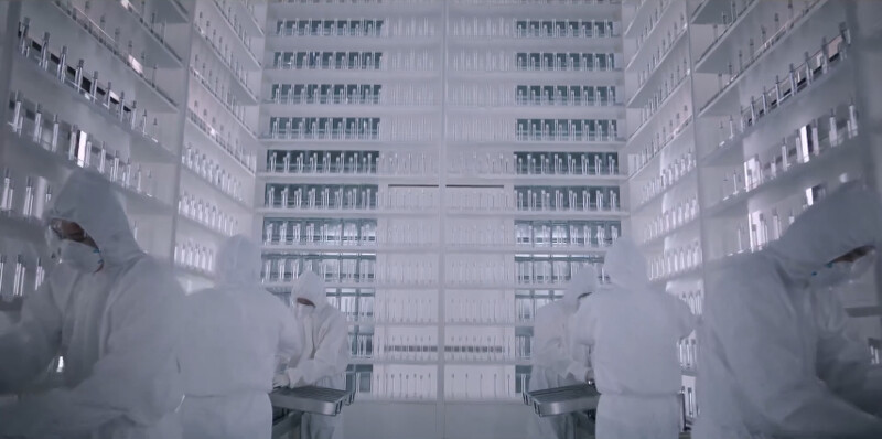 實驗室裡數以萬計的納人 實驗室裡數以萬計的納人