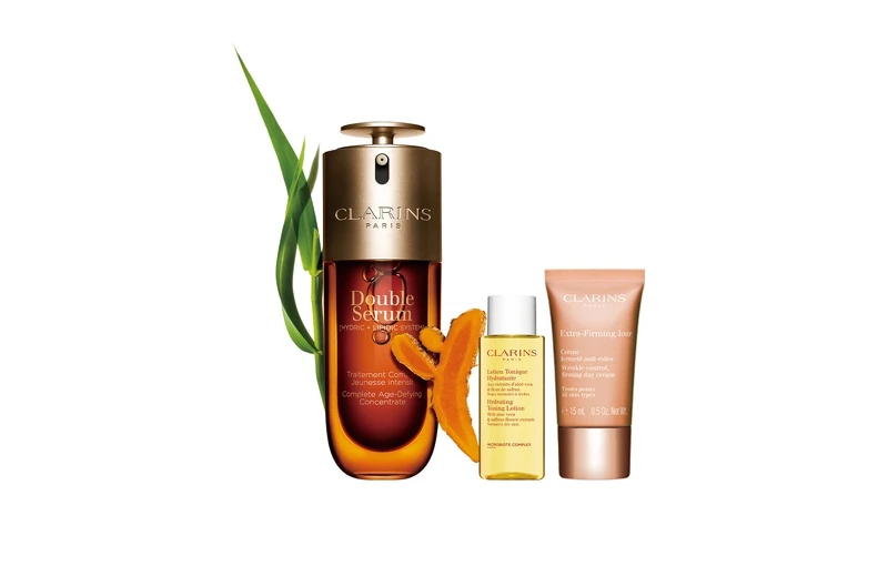 黃金雙萃精華50ml、純淨化妝水(保濕)10ml/(或煥顏緊緻彈力精華水10ml)、煥顏緊緻彈力日霜15ml;特價NT$4,500(原價NT$5,598) 黃金雙萃精華50ml、純淨化妝水(保濕)10ml/(或煥顏緊緻彈力精華水10ml)、煥顏緊緻彈力日霜15ml;特價NT$4,500(原價NT$5,598)