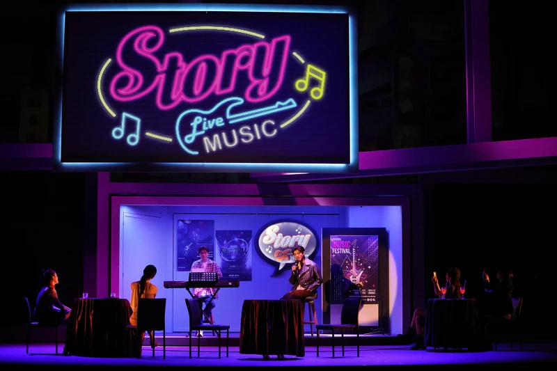 《男言之隱》今年全新製作採用旋轉舞台，考驗演員在舞台上的應變能力。