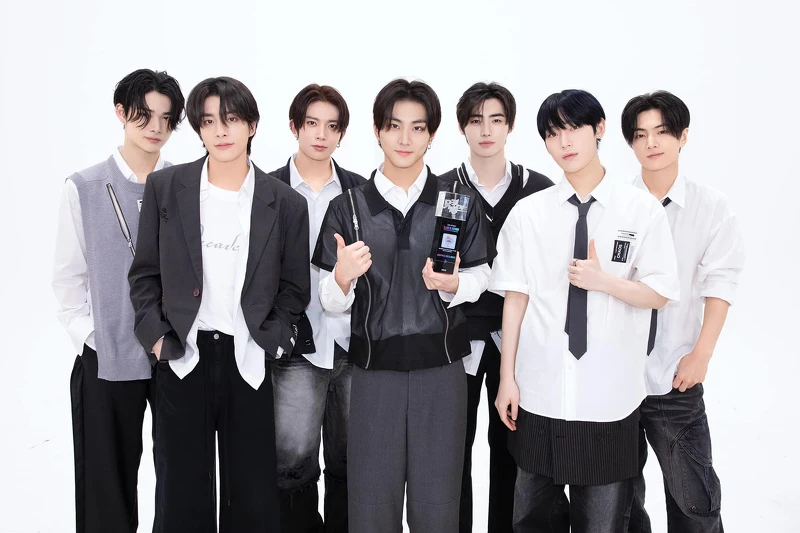 Photo / facebook@enhypen Photo / facebook@enhypen