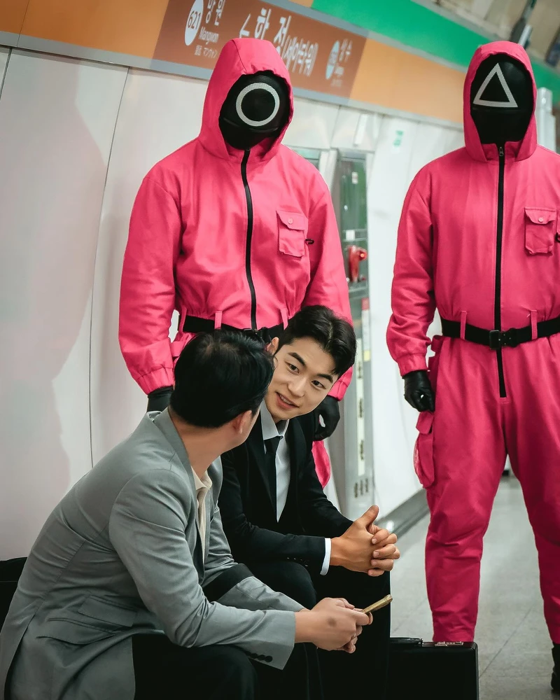 Netflix《魷魚遊戲2》第二季於韓國首爾地鐵宣傳