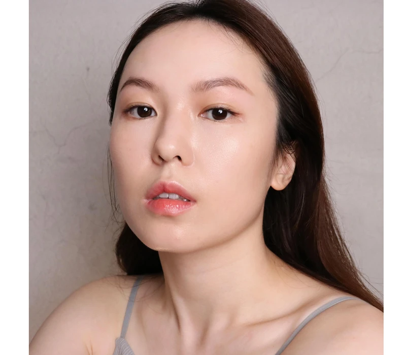 輕奶妝:24K妝前小奶管+24K小金塊粉餅 輕奶妝:24K妝前小奶管+24K小金塊粉餅