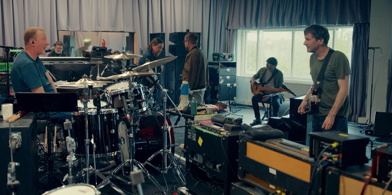 左至右：Dave Rowntree, Damon Albarn, Alex James, Graham Coxon