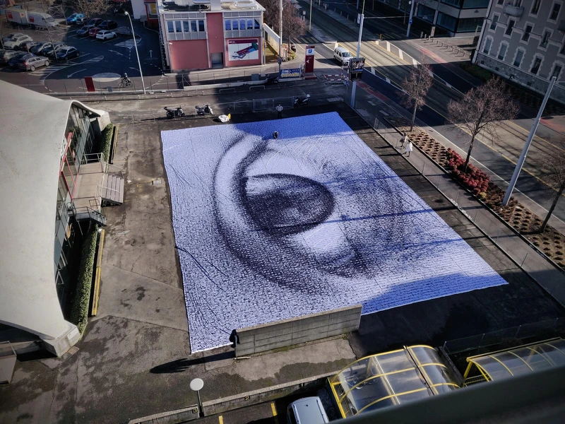 「萬眾矚目」是綠色和平與國際藝術家丹·安克(Dan Acher)合作的全球環境藝術行動。 「萬眾矚目」是綠色和平與國際藝術家丹·安克(Dan Acher)合作的全球環境藝術行動。