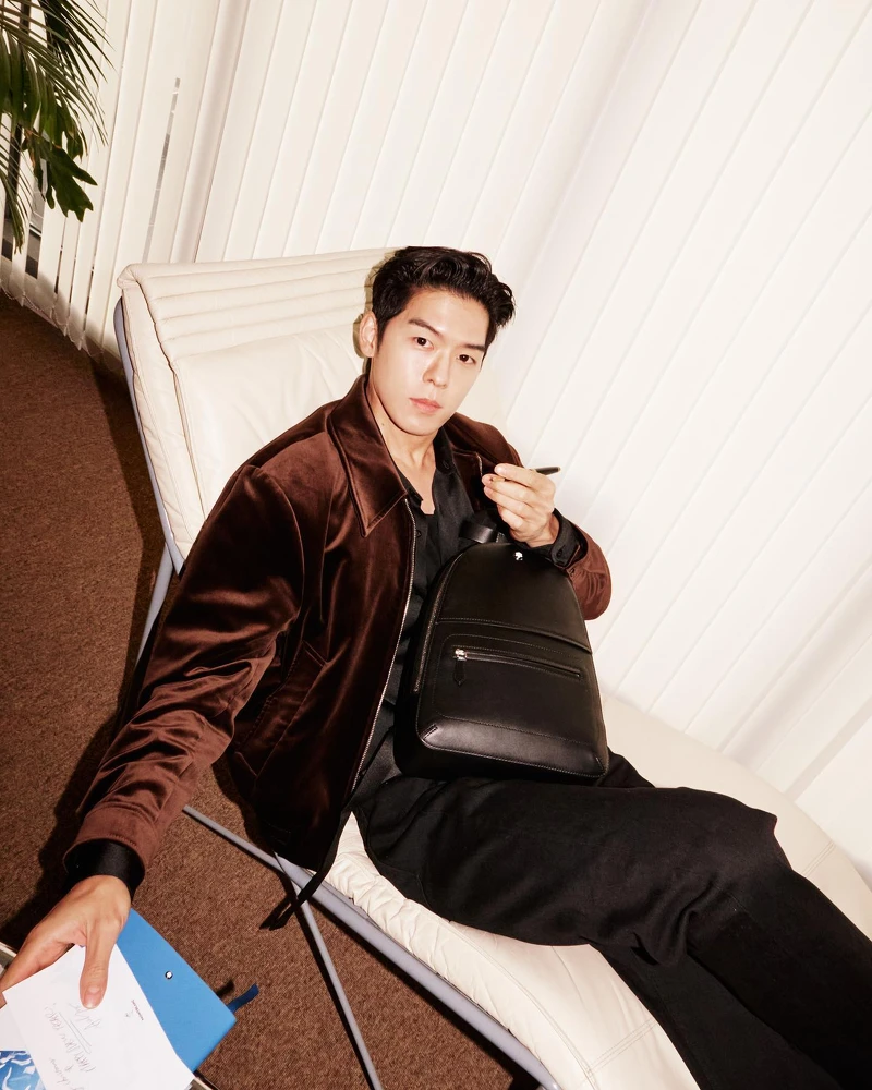 Austin Kang也從事模特兒工作