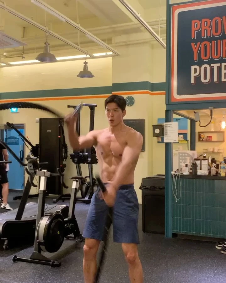 Austin Kang身材令人垂涎