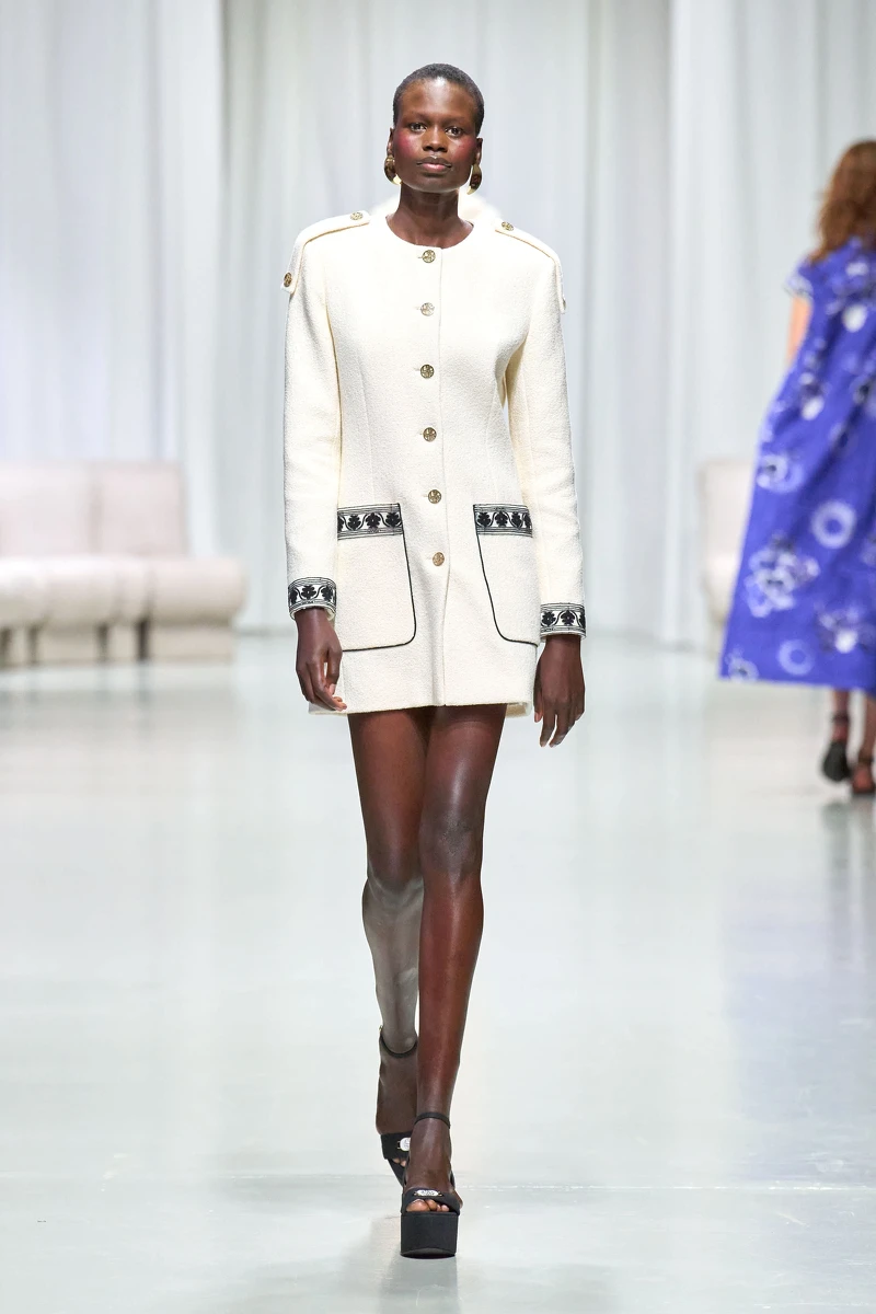 Leonard Paris2025春夏系列。