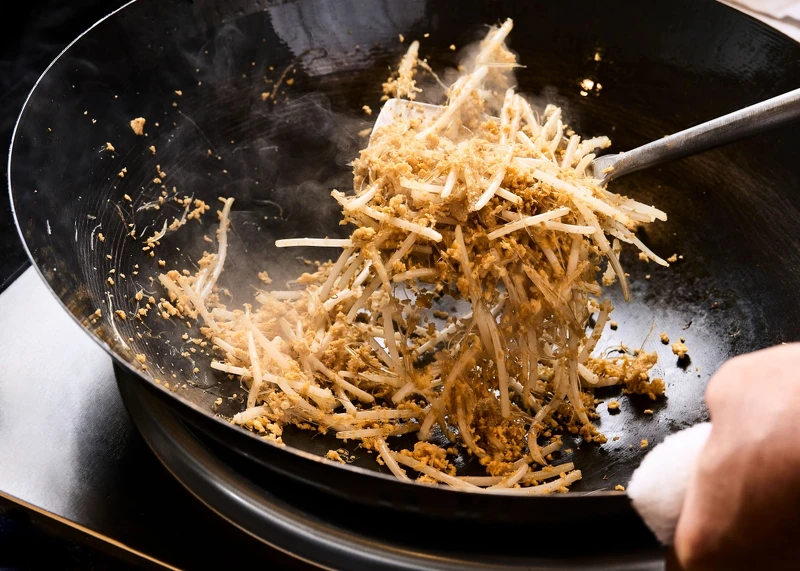 獨創的板前粵菜形式，考驗著廚師們「觀形察色」。