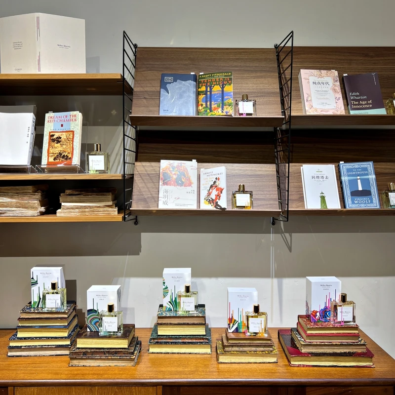 Miller Harris故事系列淡香水。 Miller Harris故事系列淡香水。