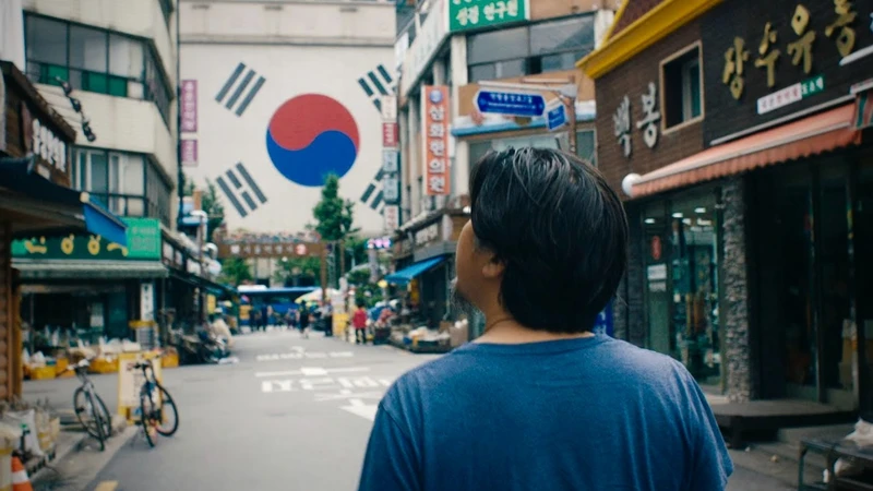 在身份認同的矛盾下,「料理」成了他最好的慰藉。 在身份認同的矛盾下,「料理」成了他最好的慰藉。