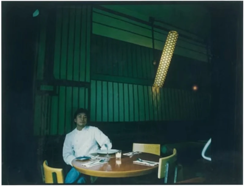 25歲時在曼哈頓開設了屬於自己的第一家餐廳「Clay」。 25歲時在曼哈頓開設了屬於自己的第一家餐廳「Clay」。