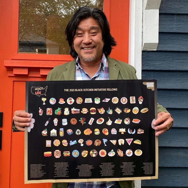 不僅是一位成功的企業家,他還致力於透過專業知識來幫助他人。 不僅是一位成功的企業家,他還致力於透過專業知識來幫助他人。